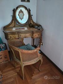 Toilette con poltroncina