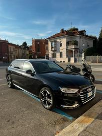 AUDI A4 AVANT 30 TDI BUSINESS ADVANCED S TRONIC