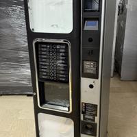 Distributore automatico Necta Opera bevande calde