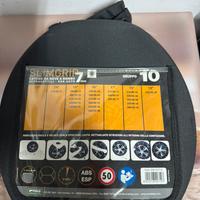 Catene da neve per auto mai aperte