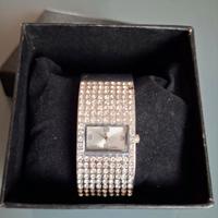 Orologio in acciaio con strass 