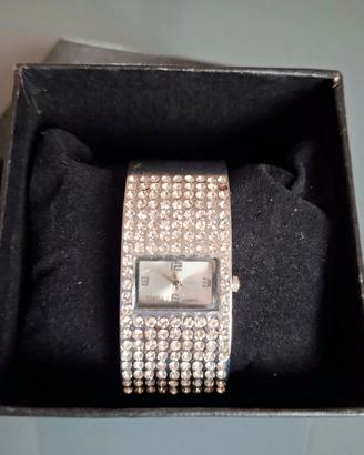 Orologio in acciaio con strass 