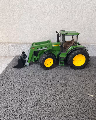 Trattore giocattolo John Deere 7930
