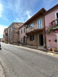 Casa nella via principale a Seneghe