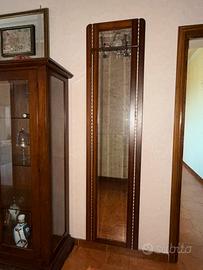 Appendi giubotti con specchio