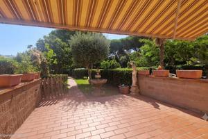 Rif. v117 trilocale con giardino e posto auto