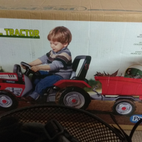 Trattorino giocattolo