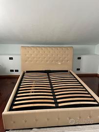 Letto matrimoniale con 2 comodini