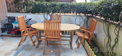 Tavolo con 6 sedie legno + cuscini