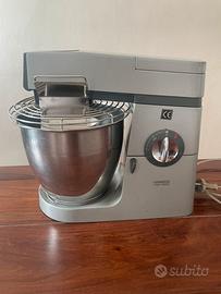 Planetaria da cucina-stato molto buono