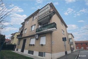 TRILOCALE RISTRUTTURATO IN PICCOLO CONTESTO CONDOM