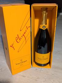 Champagne Brut  Veuve Clicquot 1,5L con astuccio