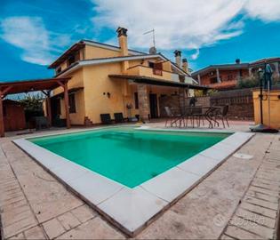 Villa con piscina