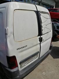 Fanale posteriore sinistro PEUGEOT RANCH del 2005