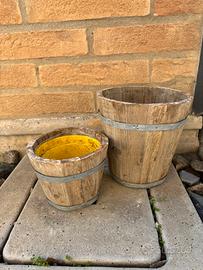 Coppia di vasi in legno