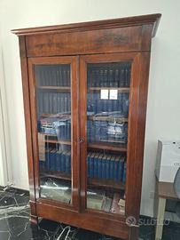 Vetrina d’antiquariato, in stile inglese