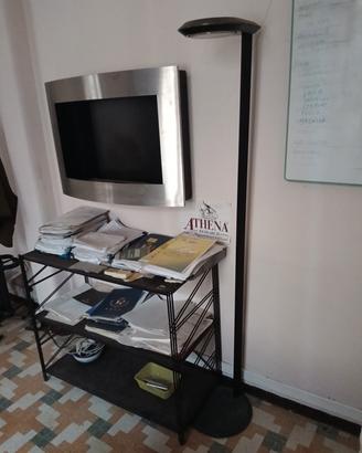 piantana per uso casa o ufficio
