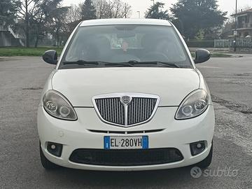 Lancia Y 2012 1.2 benzina per NEOPATENTATI