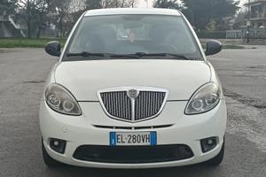 Lancia Y 2012 1.2 benzina per NEOPATENTATI