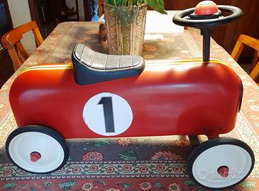 automobilina giocattolo  retro  a pedali 60x32x28