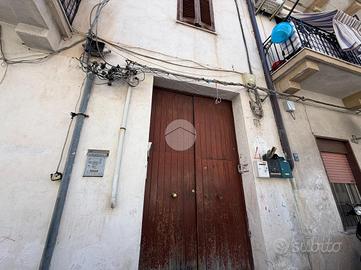 2 LOCALI A PALERMO