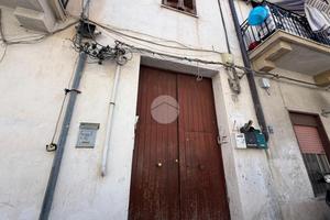 2 LOCALI A PALERMO