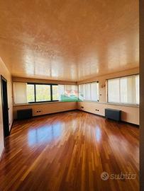 Immobile di 250 m² con più di 5 locali a Ravenna