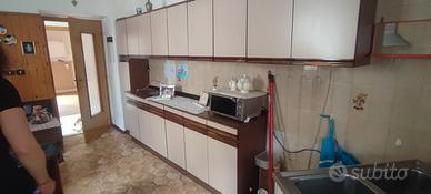 basi e pensili cucina, panca ad angolo 