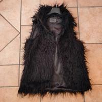 20€ gilet nero col pelo. taglia 44. Agordo 