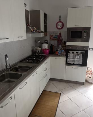 Cucina angolare moderna