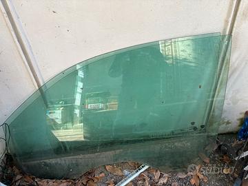 Vetro anteriore sinistro Lancia Ypsilon