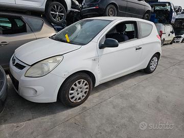 hyundai i20 ricambi usati vettura rottamata 