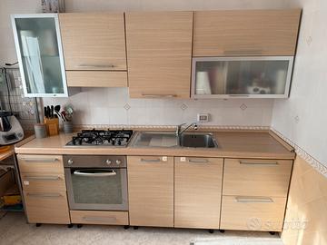 Cucina Semeraro + complemento e frigorifero