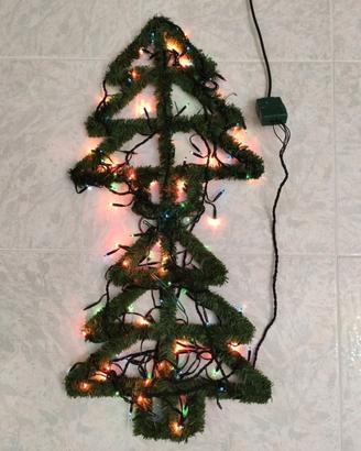 Decorazione natalizia albero di natale con luci