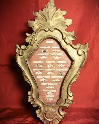 RELIQUIARIO A TECA CON 15 RELIQUIE -1700 sec.XVIII