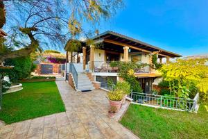 PORZIONE DI BIFAMILIARE A TERRACINA