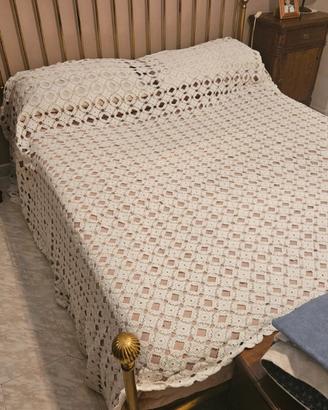 coperta copriletto matrimoniale in pizzo 