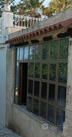 grande vetrata in alluminio 