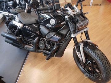 Benelli Leoncino 400 BOBBER