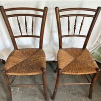Coppia di sedie in legno