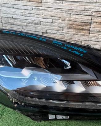 Paraurti e faro Jaguar epace 200