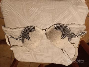 Reggiseno adesivo intimissimi