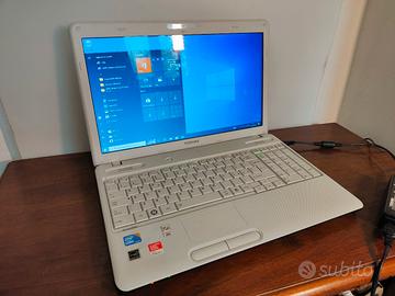 PC portatile Toshiba Satellite Win10 Intel i3 500G