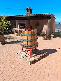 Torchio per vino ecc.