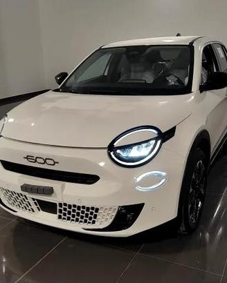Fiat 600 Hybrid DCT MHEV 110cv La Prima '25 Km 0