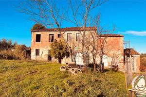 Rustico / Casale di 350 m² con più di 5 locali e p