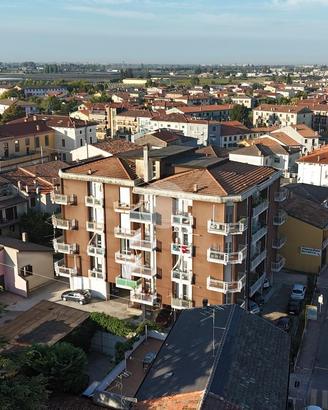 4 LOCALI A ZEVIO