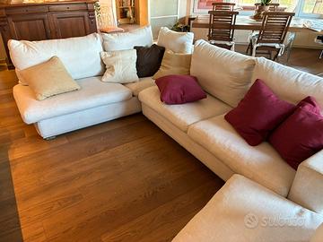Divano Angolare Bianco con ChaiseLongue e poltrona