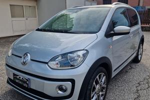 Volkswagen Up Cross - 2015