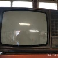 Televisore anni 80 nordmende